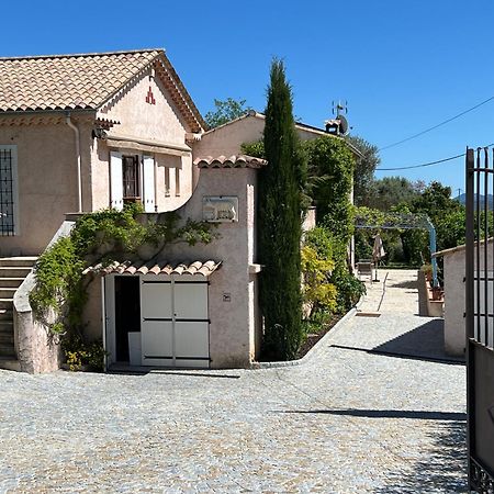Le Nid Des Arts Bed & Breakfast Tourrettes Luaran gambar