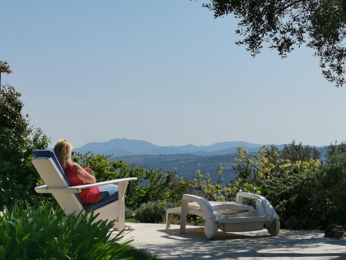 Le Nid Des Arts Bed & Breakfast Tourrettes Luaran gambar